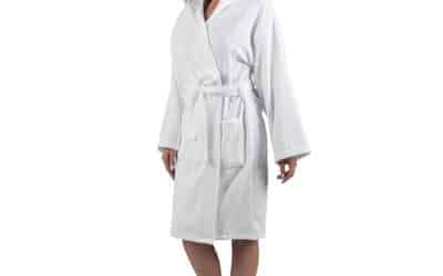 Test du peignoir à capuche alpine swiss Stacy : confort et absorption pour hôtel et spa