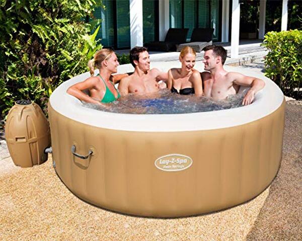 Explorez le confort et les fonctionnalités du spa gonflable Bestway Lay-Z-Spa Palm Springs Airjet : votre allié détente à domicile pour des moments de relaxation inoubliables.