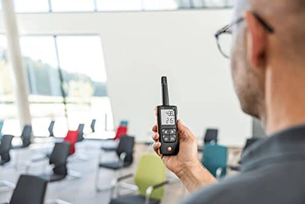 Découvrez notre test complet du testo 625, l'humidimètre performant pour mesurer l'humidité avec précision. Caractéristiques, avantages et avis d'experts. 