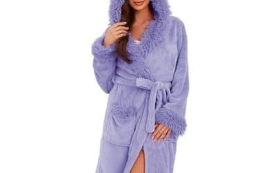 Avis sur le peignoir court LYCY : douceur en polaire lavande