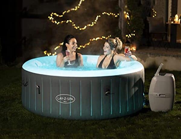 Découvrez notre test détaillé du spa gonflable Bestway Lay-Z-Spa Bali AirJet : confort, jets d'air et détente pour 2 à 4 personnes. Avis, caractéristiques et conseils d'achat. 