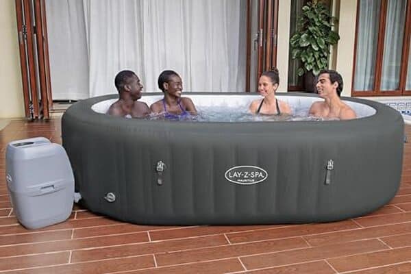 Découvrez notre test détaillé du spa gonflable Bestway Lay-Z-Spa Mauritius Airjet pour 5-7 personnes : caractéristiques, performances et recommandations d'achat.